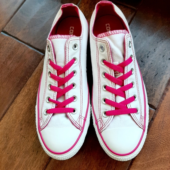 Converse Shoes - WOMEN'S CONVERSE SNEAKERS